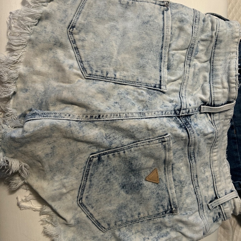 Guess shorts - Picture 2 of 3